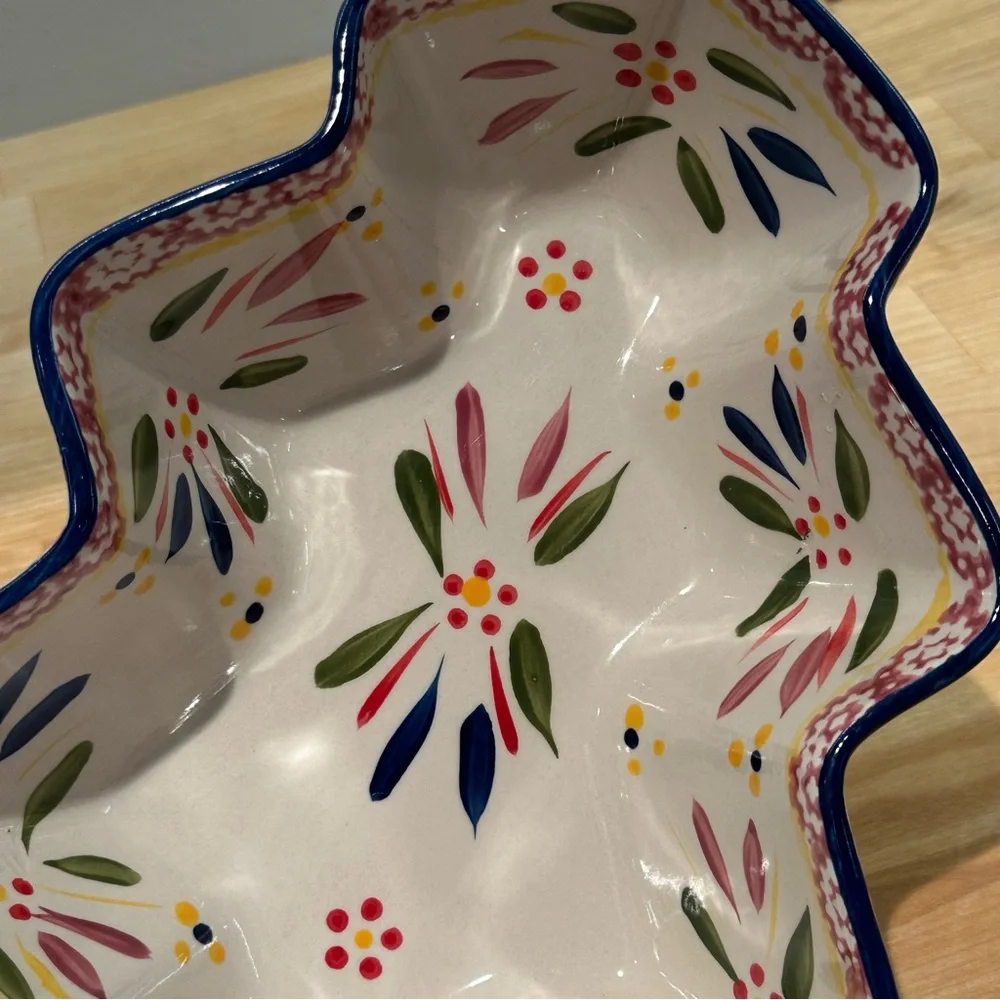 Temp-Tations Old World Confetti Tree Figural 1.5 QT Ovenware Baker.  NWOT